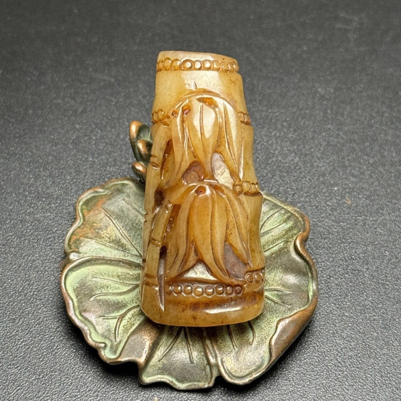 An Exquisite Gaogu Jade Bamboo Pattern Hand Piece: An Exquisite Gaogu Jade Bamboo Pattern Hand Piece,Qing Dynasty, China,Size:0.9inx1.9inx0.8in,Weight:33g
