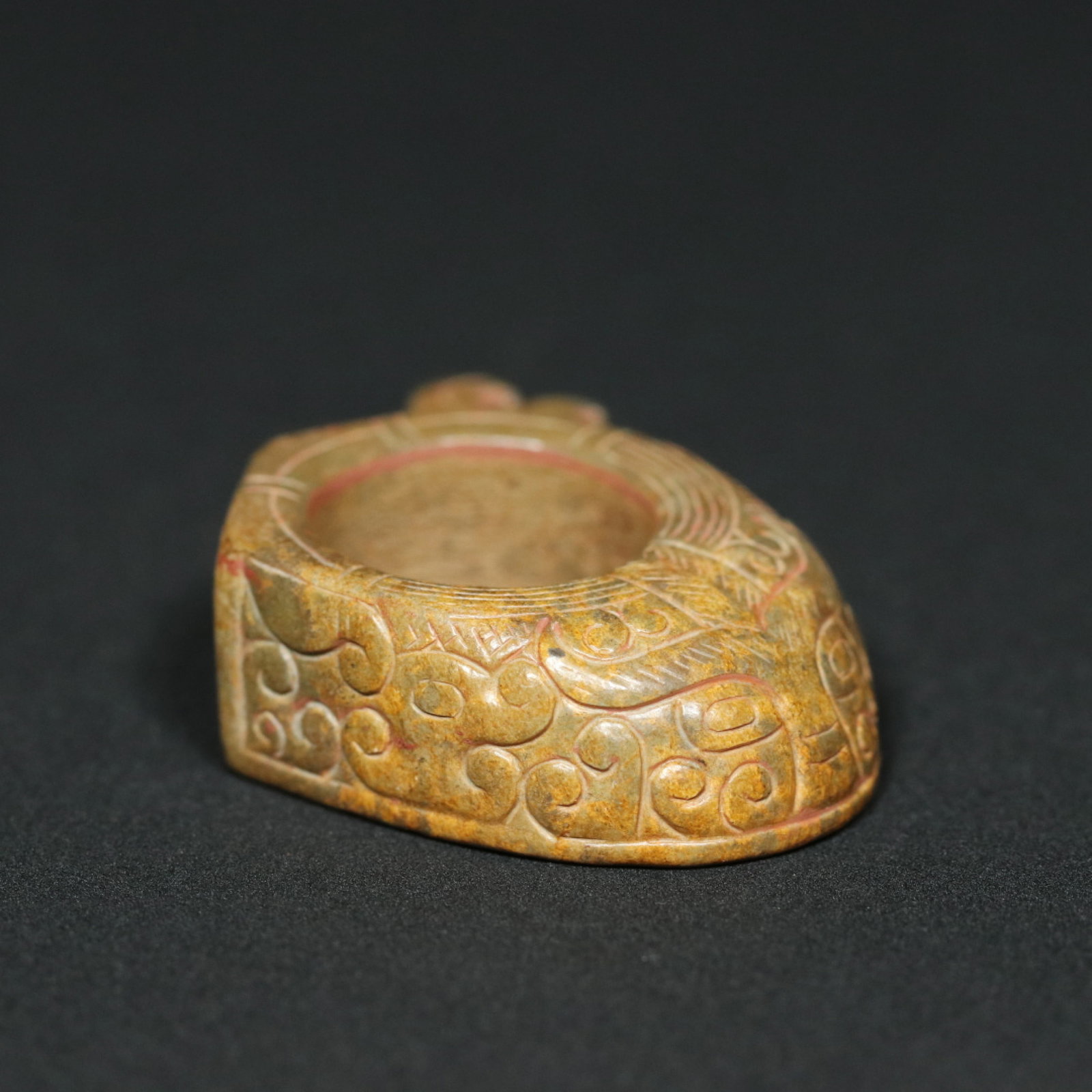 An Exquisite Archaic Jade Beast-Face Pattern Thumb Ring - 2