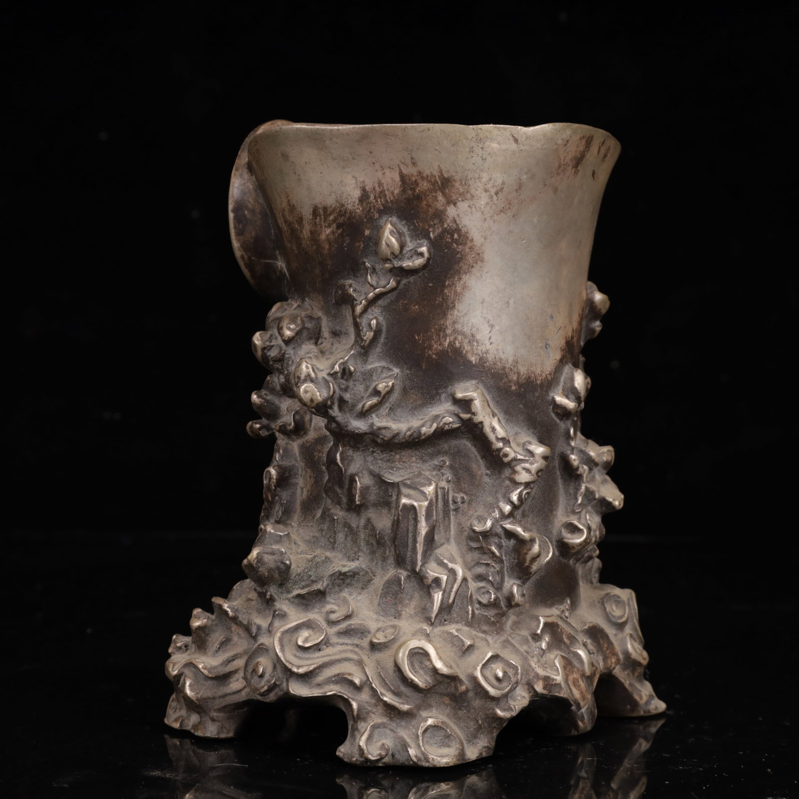An Exquisite Silver-Plated Bronze Flower Pattern Brush Pot - 6