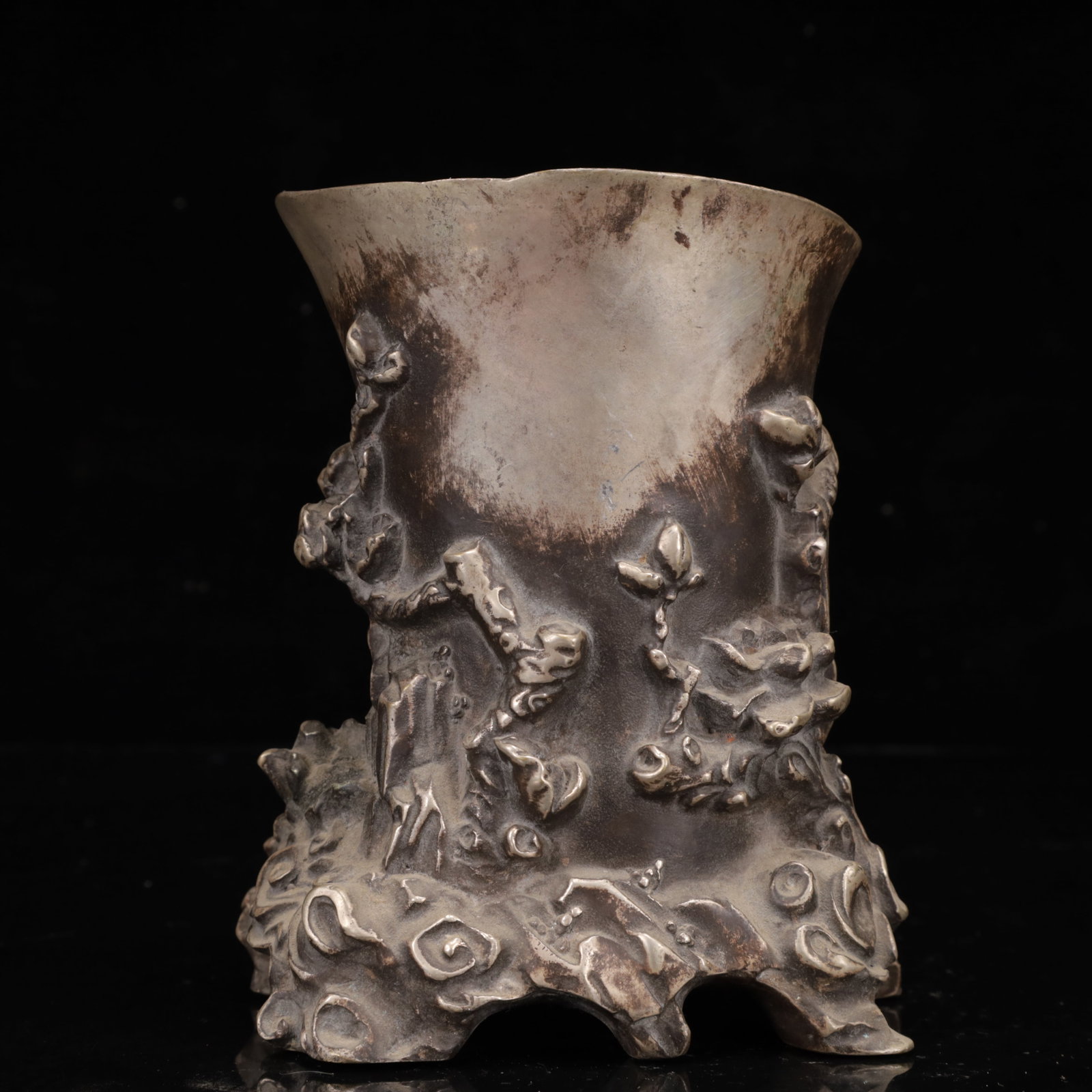 An Exquisite Silver-Plated Bronze Flower Pattern Brush Pot - 7
