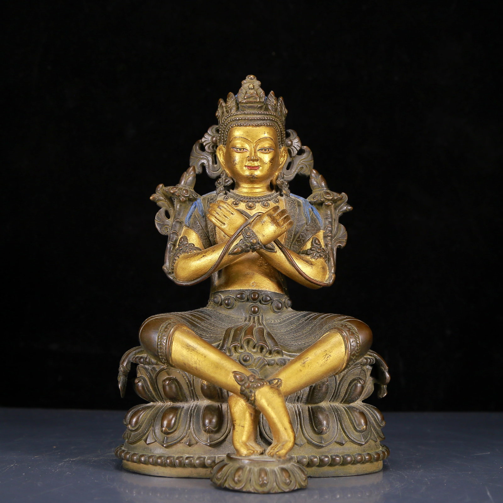 A Solemn Gilt Bronze Statue of Vajra: A Solemn Gilt Bronze Statue of Vajra,Qing Dynasty, China,Size:6.7inx6.3inx9.8in,Weight:3395g 铜鎏金金刚总持像，清代