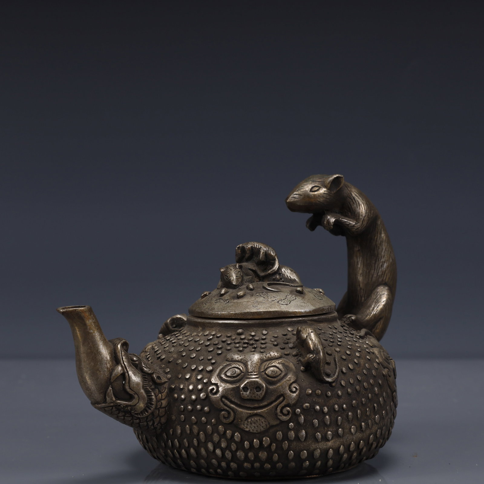 An Exquisite Silver-Plated Bronze Mouse Pattern Ewer - 3