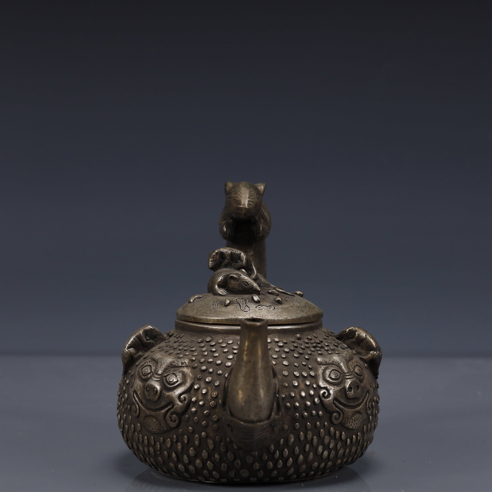 An Exquisite Silver-Plated Bronze Mouse Pattern Ewer - 4