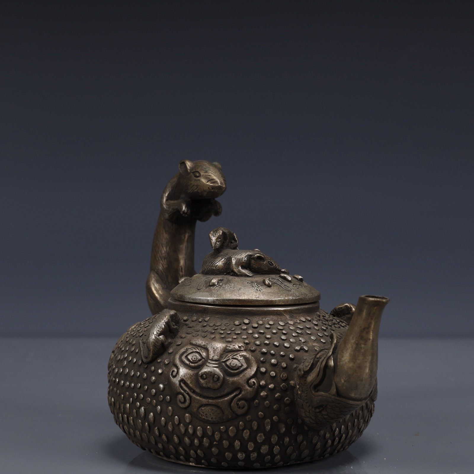 An Exquisite Silver-Plated Bronze Mouse Pattern Ewer - 5