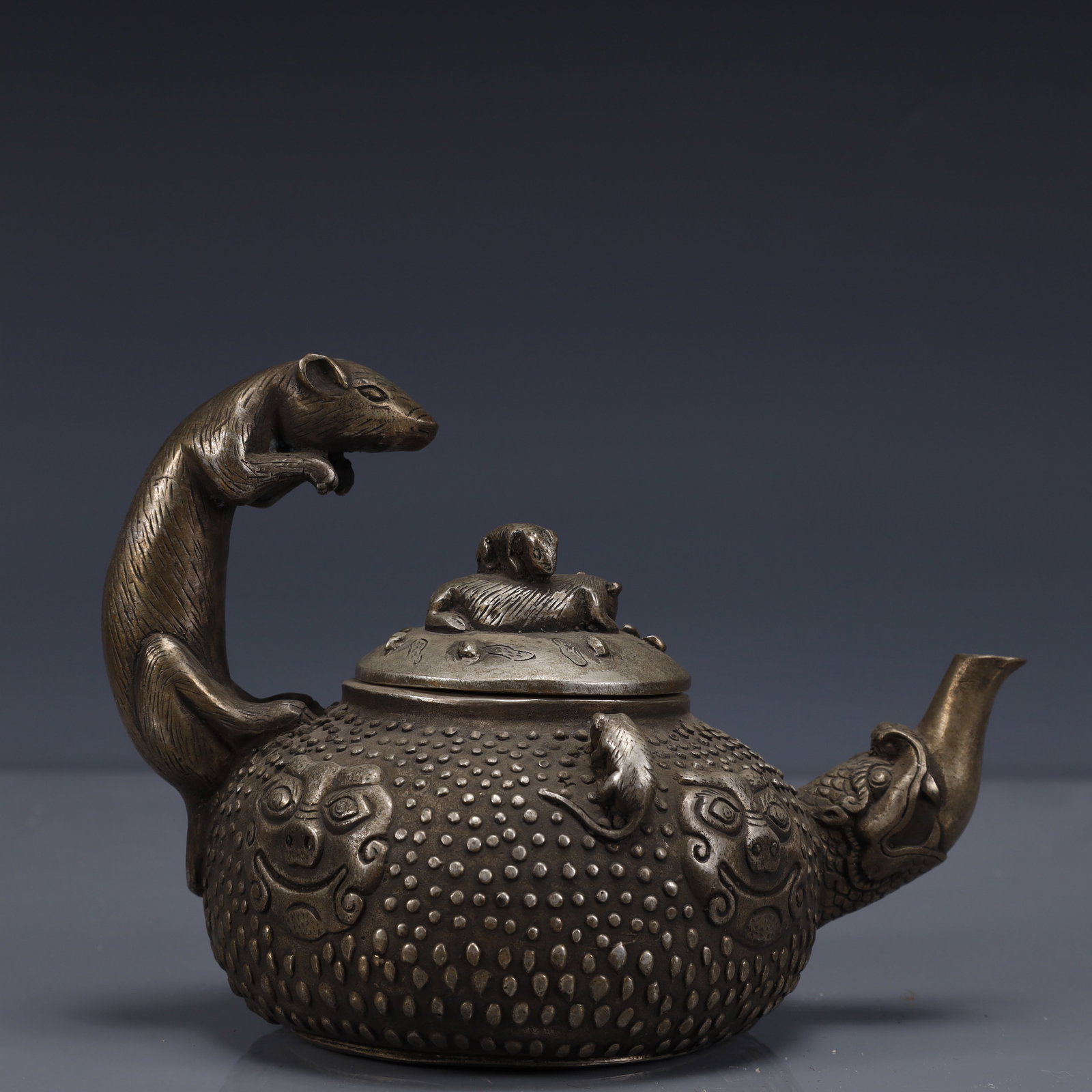 An Exquisite Silver-Plated Bronze Mouse Pattern Ewer - 6