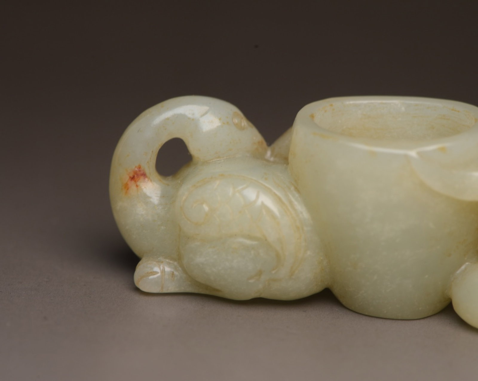 An Exquisite White Jade Beast Cup - 7