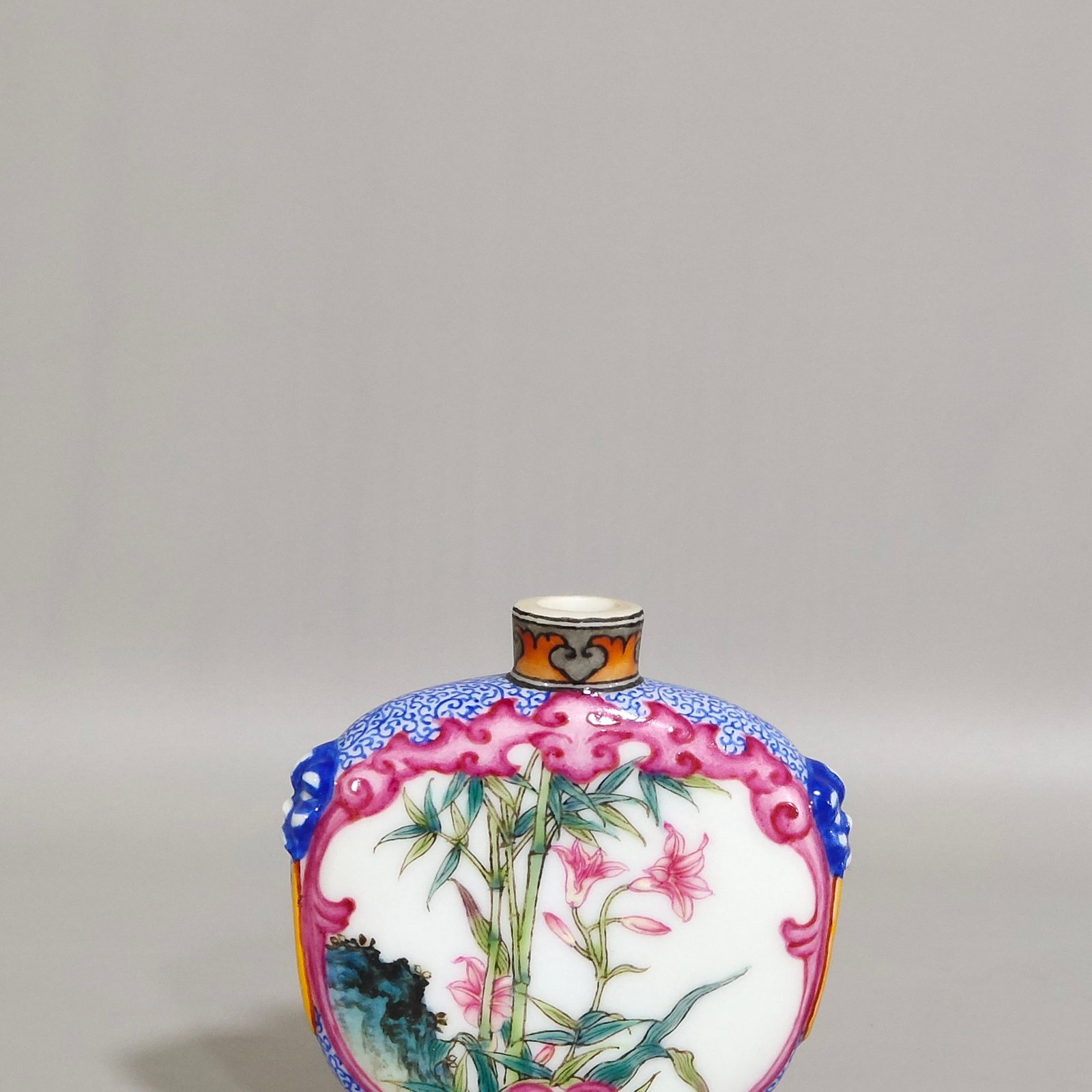 An Exquisite Enamel Flower Pattern Snuff Bottle - 4