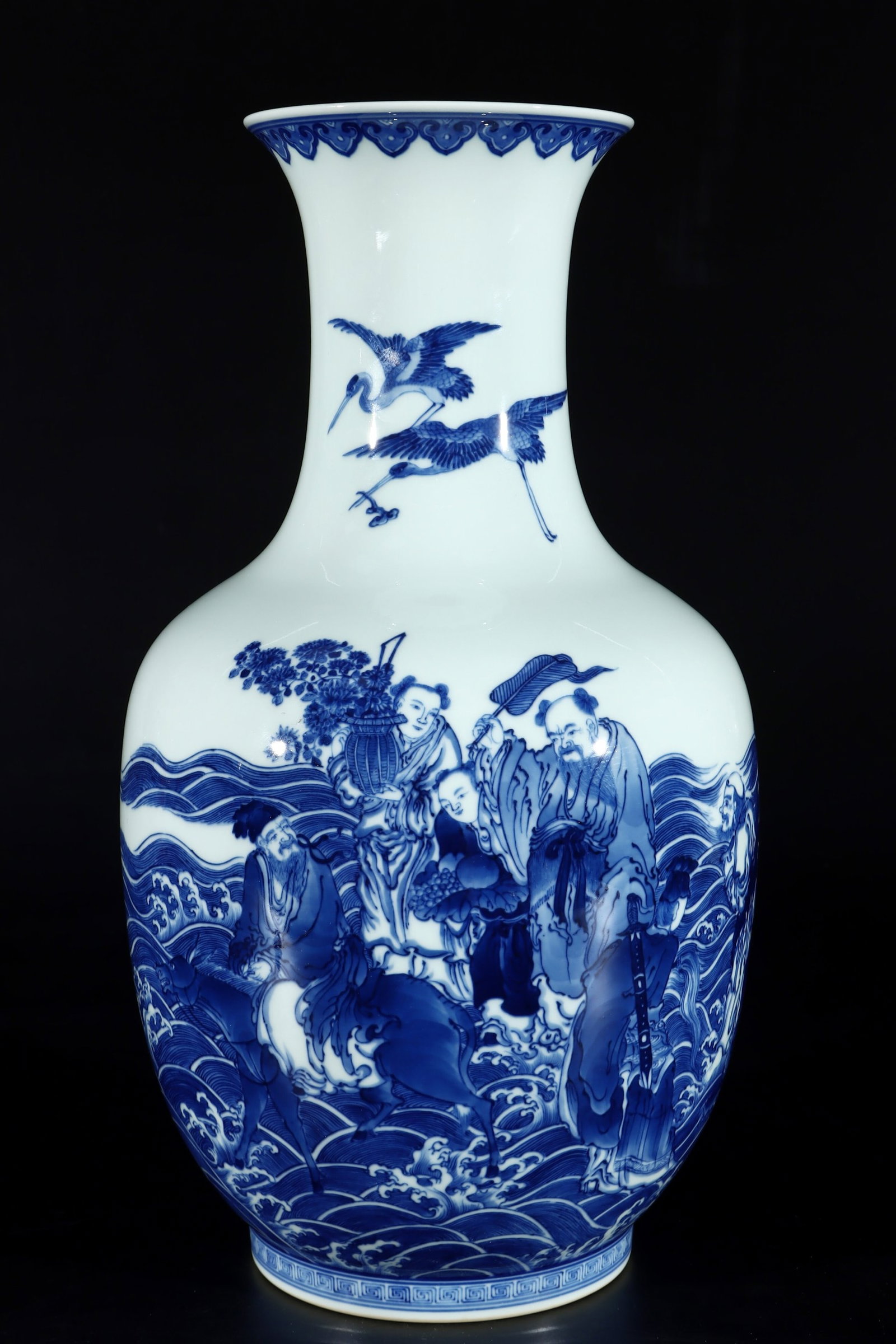 A Huge Blue and White Character and Story Pattern Vase: A Huge Blue and White Character and Story Pattern Vase,Qing Dynasty,China,Yongzheng Six-character Mark,Size:16.1inx8.9in 青花人物故事纹瓶中国
