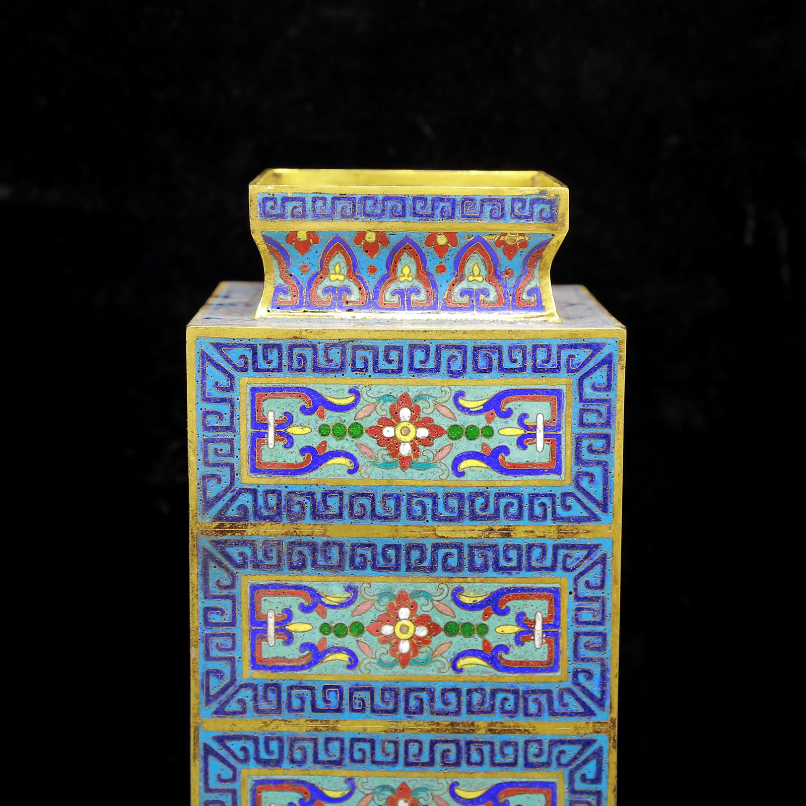 A Rare Cloisonne Flower Pattern Vase - 2