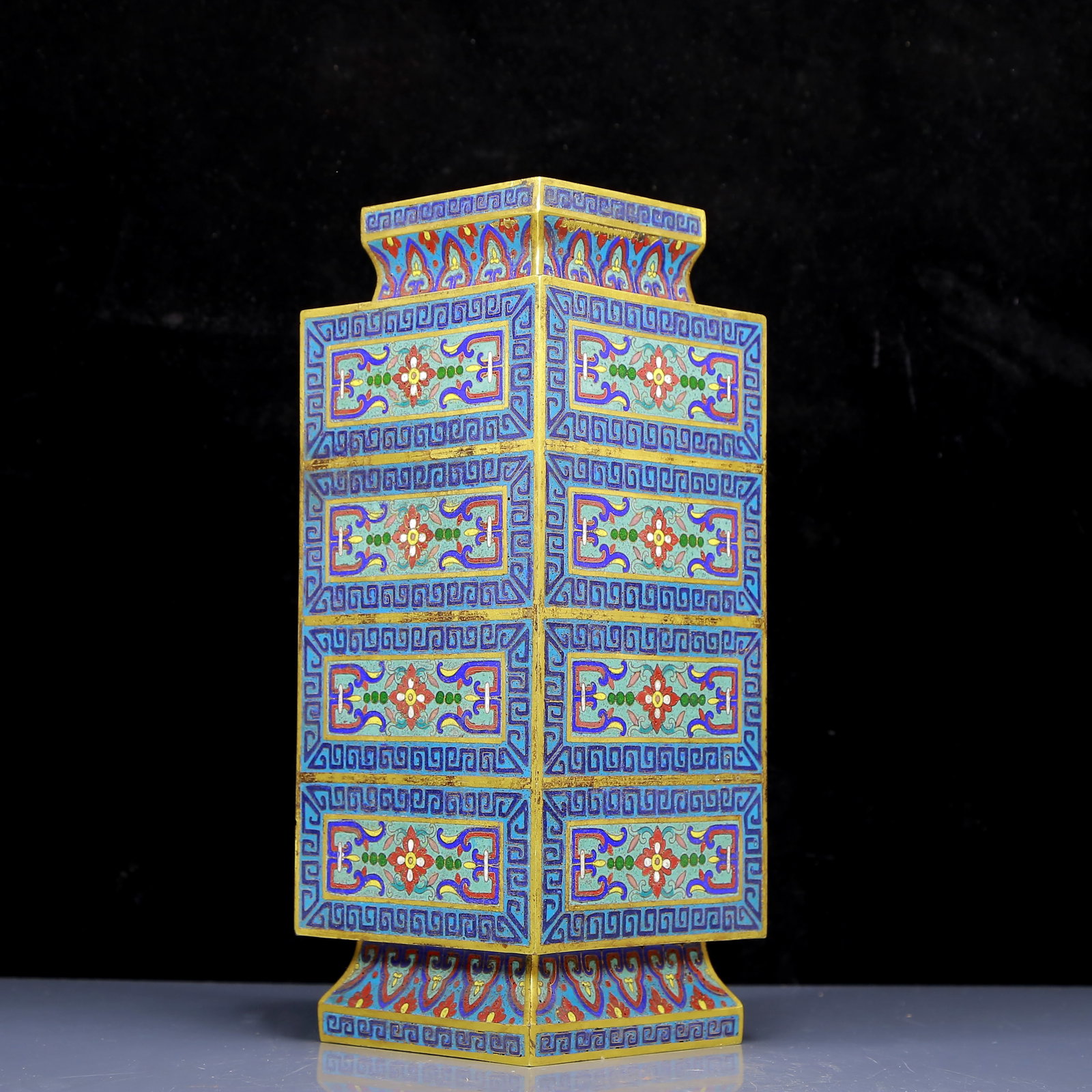 A Rare Cloisonne Flower Pattern Vase - 4