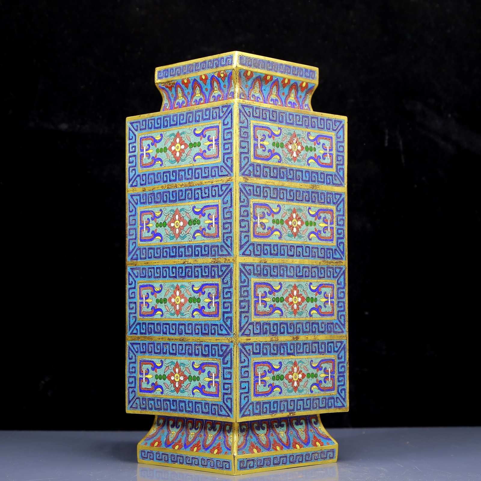 A Rare Cloisonne Flower Pattern Vase - 7