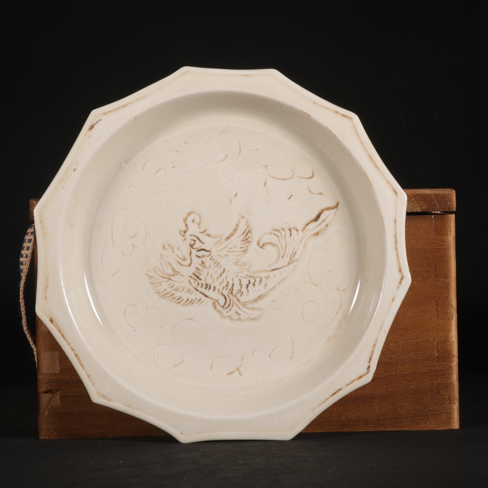 An Exquisite Ding yao White Glazed Animal Pattern Plate: An Exquisite Ding yao White Glazed Animal Pattern Plate,Song Dynasty,China,Size:0.6inx5.5in 定窑白釉动物纹盘子,中国宋代