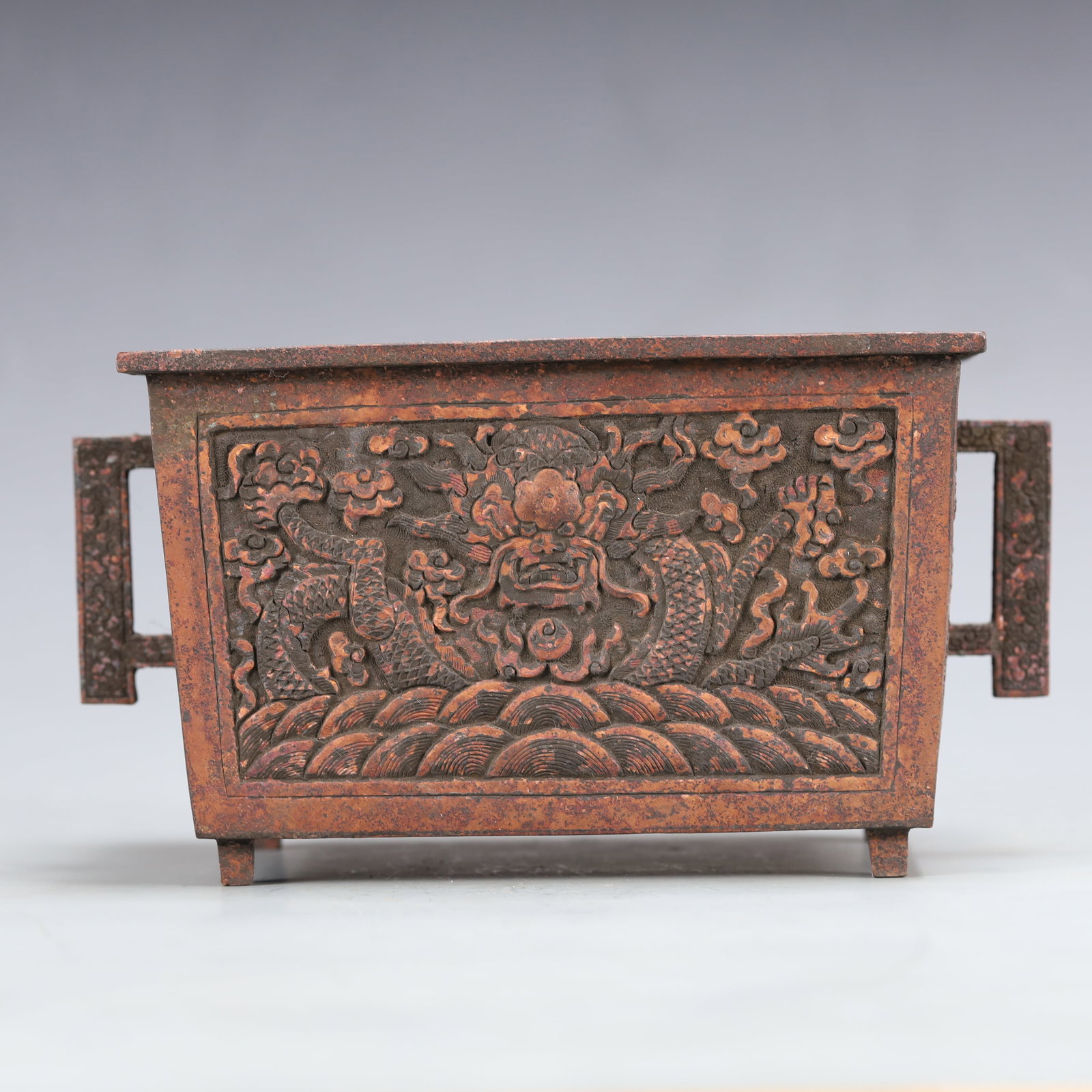 An Exquisite Bronze Auspicious Cloud and Dragon Pattern Double-Ears Censer: An Exquisite Bronze Auspicious Cloud and Dragon Pattern Double-Ears Censer,Qing Dynasty, China,Qianlong Six-character Mark,Size:7.1inx4.3inx3.7in Weight:700g 铜祥云龙纹&#