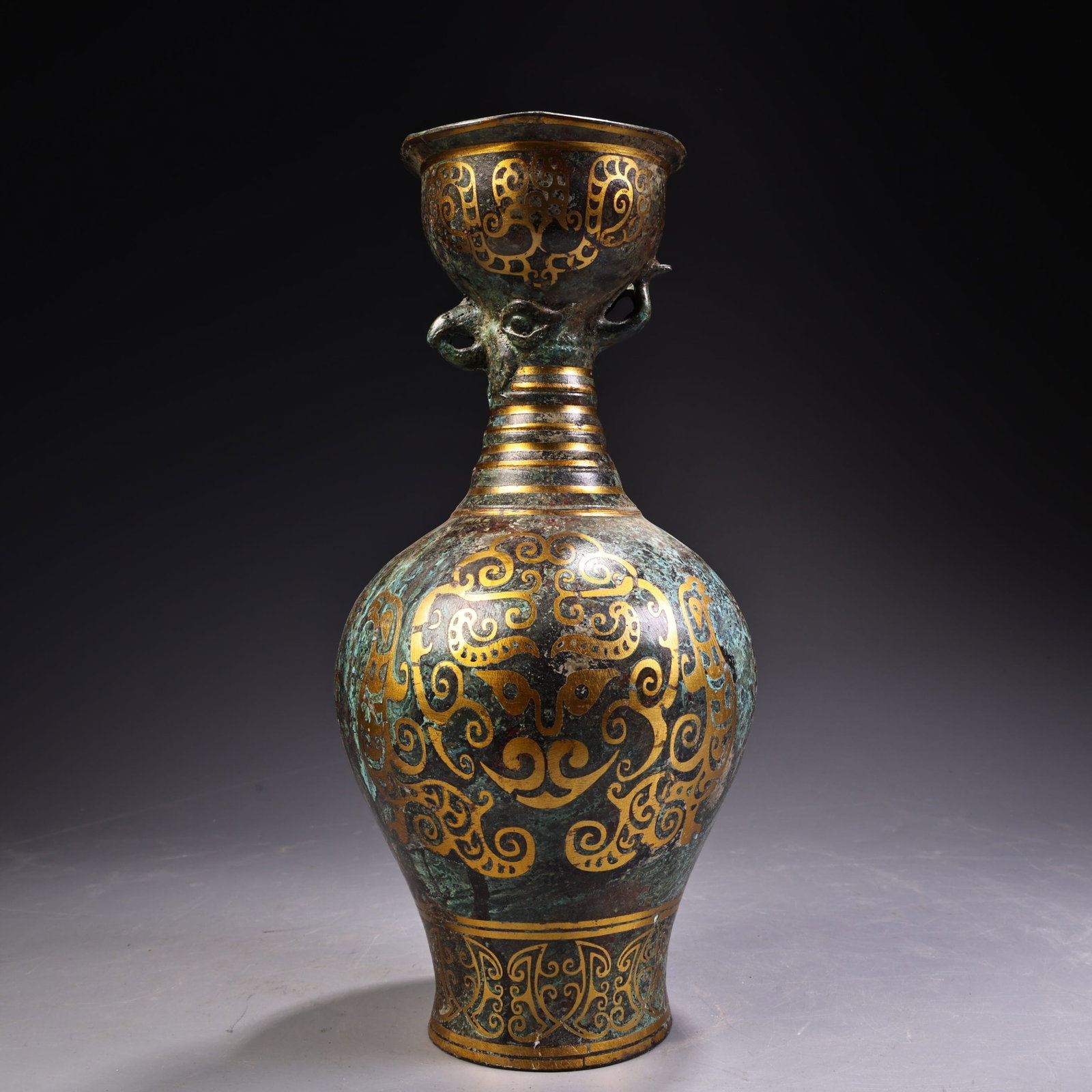 An Exquisite Bronze Inlaid Gold Beast-Face Pattern Vase,With Poem: An Exquisite Bronze Inlaid Gold Beast-Face Pattern Vase,With Poem,Ancient Time,China,Size:10.6inx5.1in,Weight:1300g 铜错金兽面纹瓶,带诗文,&#