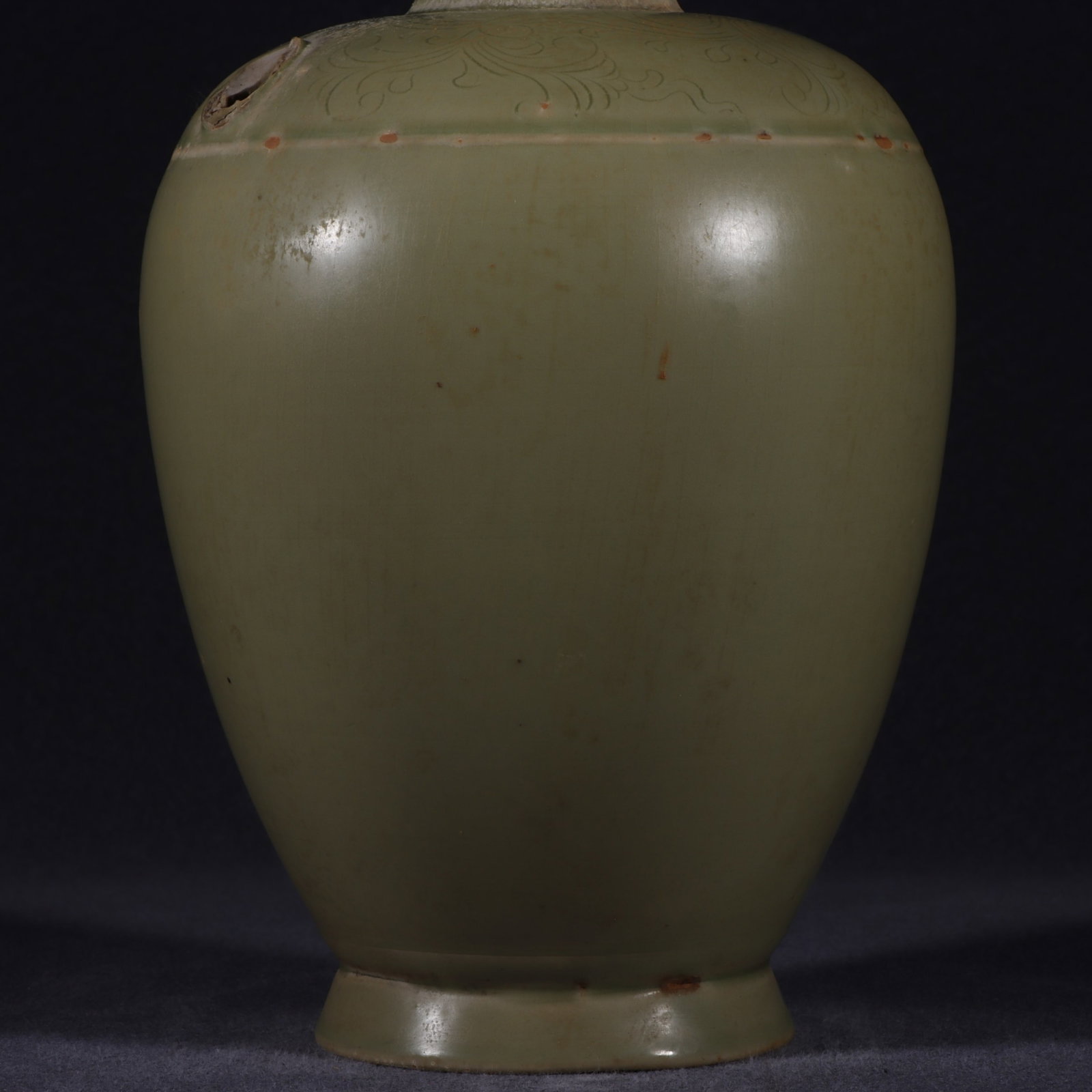 An Exquisite Yue yao Celadon Auspicious Cloud Pattern Vase - 4