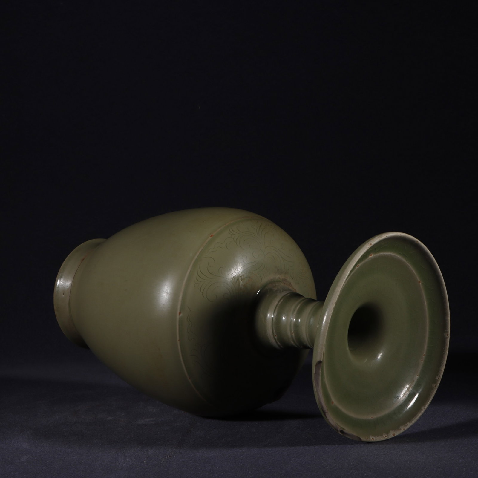 An Exquisite Yue yao Celadon Auspicious Cloud Pattern Vase - 9