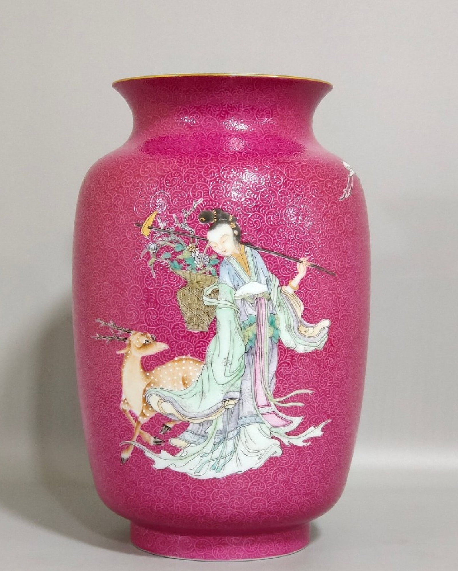 An Exquisite Ruby Red-Glazed Famille-Rose Character and Story Pattern Vase: An Exquisite Ruby Red-Glazed Famille-Rose Character and Story Pattern Vase,Qing Dynasty,China,Qianlong Six-character Mark,Size:7.5inx4.7in 胭脂红粉彩人物ă
