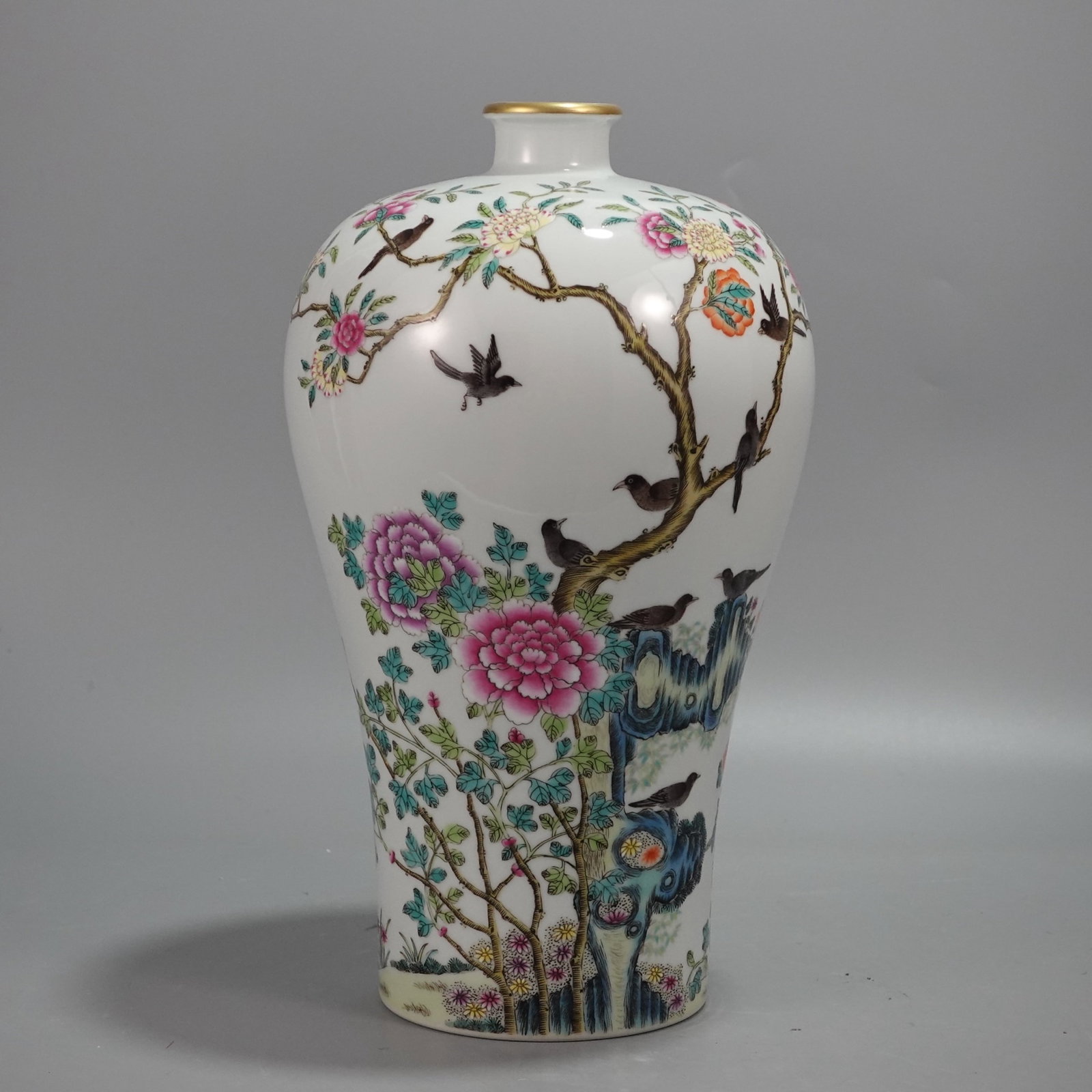 A Rare Famille-Rose Flower and Bird Pattern Vase: A Rare Famille-Rose Flower and Bird Pattern Vase,Qing Dynasty,China,Yongzheng Six-character Mark,Size:12.6inx7.3in 粉彩花鸟纹瓶,中国清代,