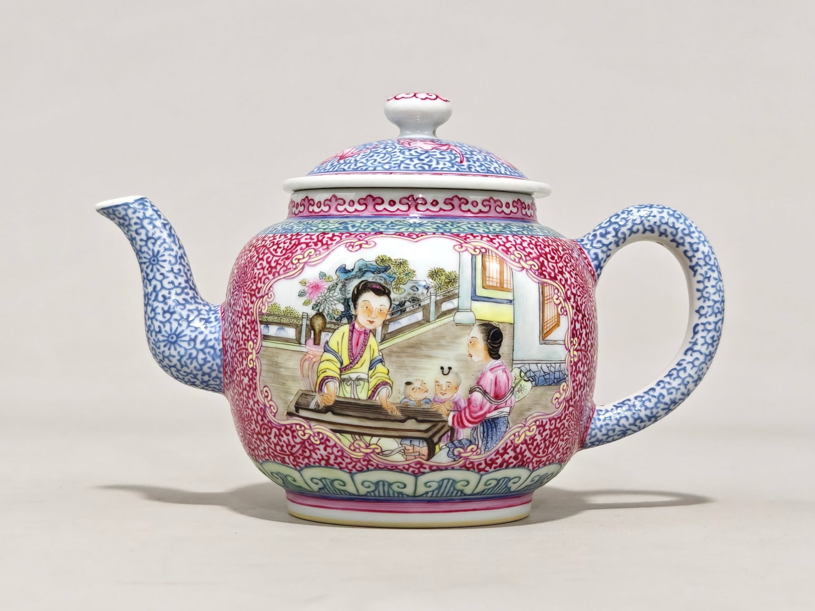 An Exquisite Famille-Rose Figure Pattern Pot: An Exquisite Famille-Rose Figure Pattern Pot,Qing Dynasty,China,Yongzheng Four-character Mark,Size:4.3inx6.7in 粉彩人物纹壶中国清代,雍