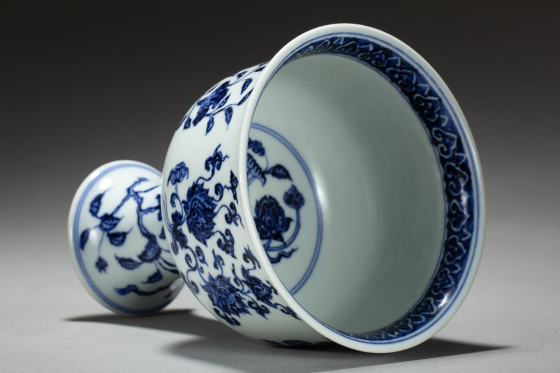 An Exquisite Blue and White Flower Pattern Cup - 3