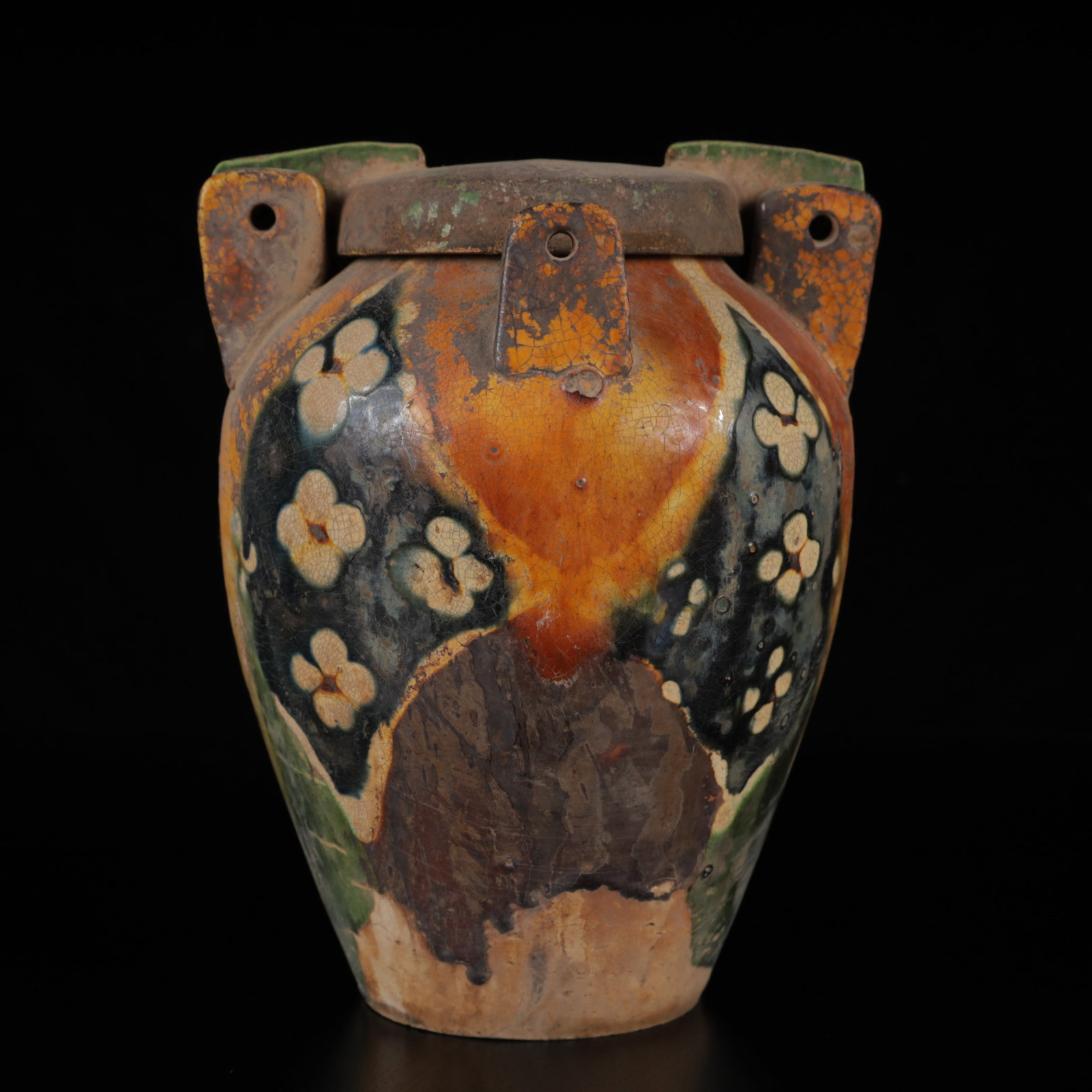 An Exquisite Tang Tri-Color Glazed Pottery lidded jar (1 of 10)