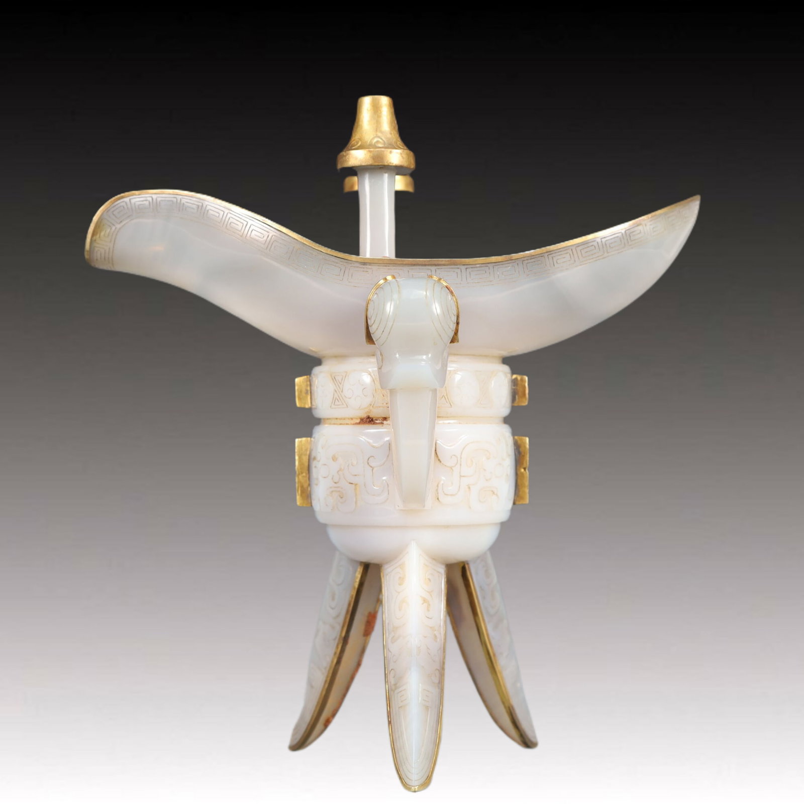 An Exquisite Agate Cover with Gold Beast-Face Pattern Goblet: An Exquisite Agate Cover with Gold Beast-Face Pattern Goblet,Qing Dynasty, China,Size:8.1inx4.7inx8.7in,Weight:200g 玛瑙包金兽面纹爵杯，
