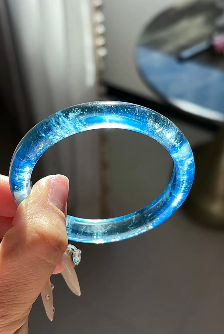 An Exquisite Aquamarine Bracelet: An Exquisite Aquamarine Bracelet,Size:2.1in,Weight:30.8g 海蓝宝手镯