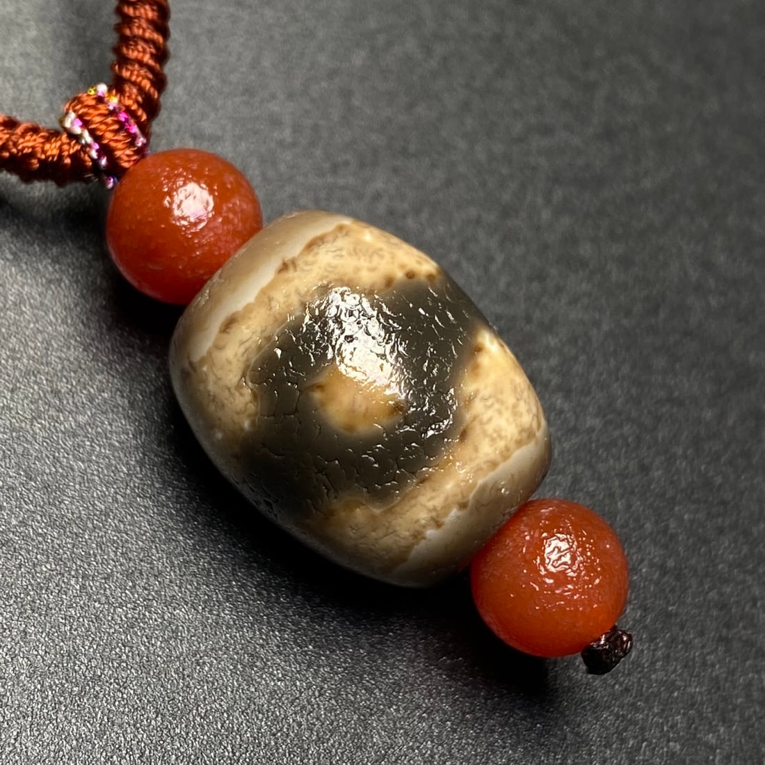 A Precious Dzi Bead Necklace - 5