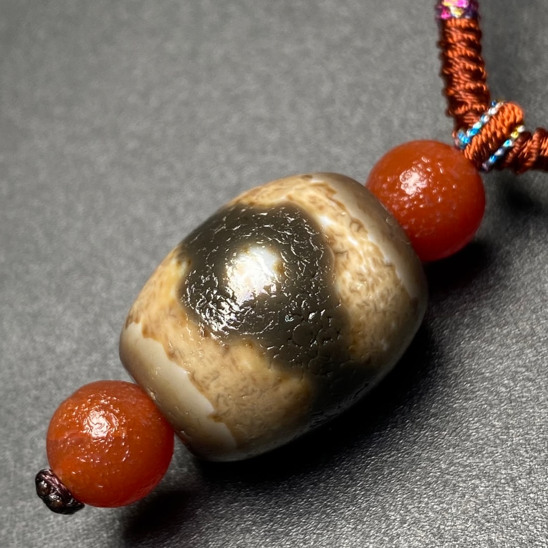 A Precious Dzi Bead Necklace - 7