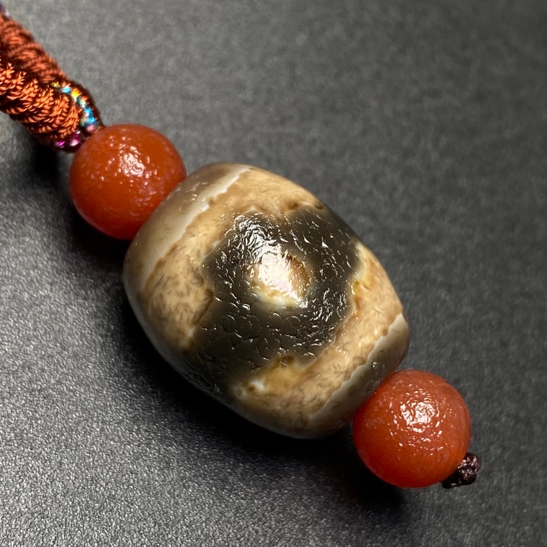 A Precious Dzi Bead Necklace - 9