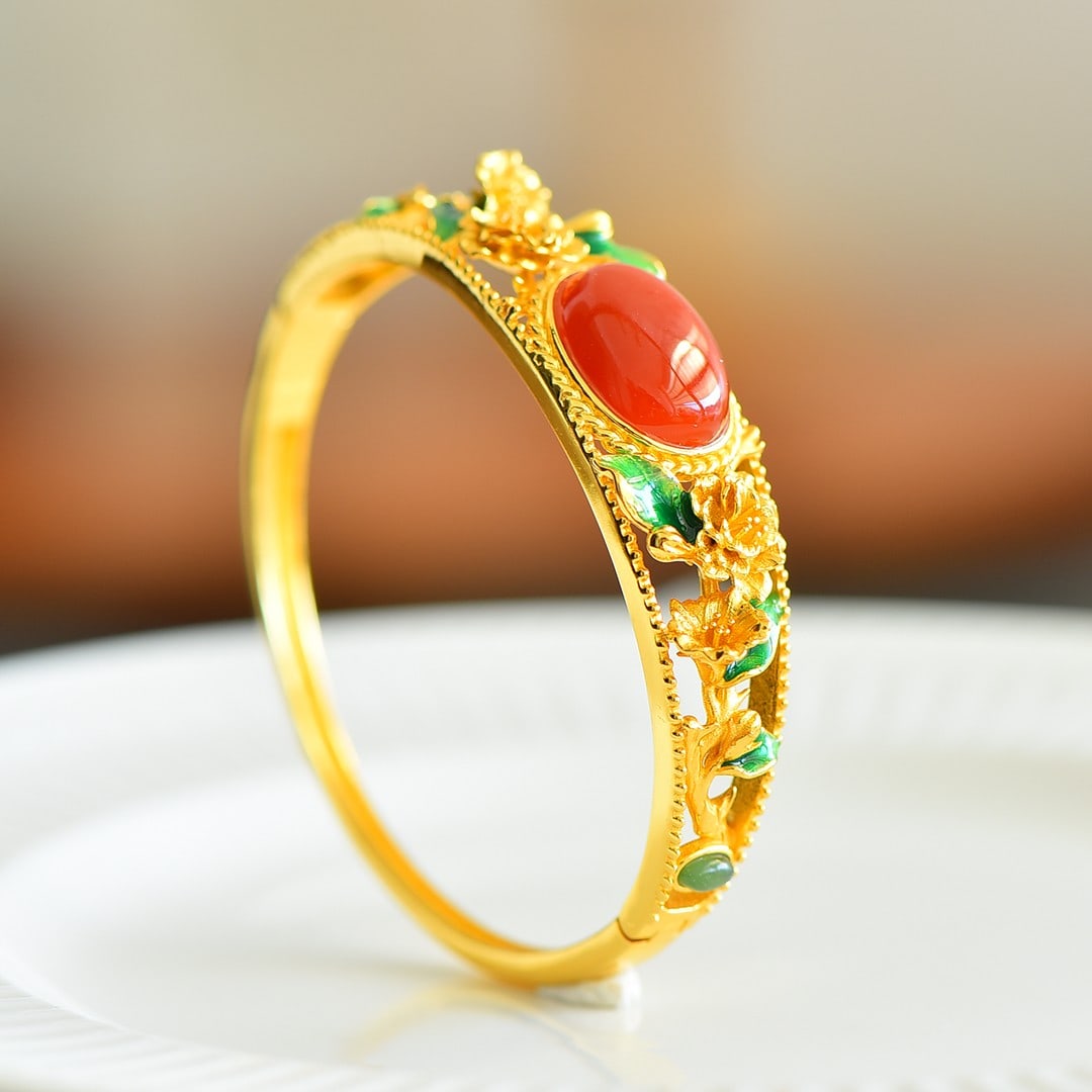 An Exquisite Sterling Silver-Gold Plated Inlaid Agate Enamel Bracelets: An Exquisite Sterling Silver-Gold Plated Inlaid Agate Enamel Bracelets,Size:0.5inx0.7in 纯银镀金镶玛瑙珐琅手镯
