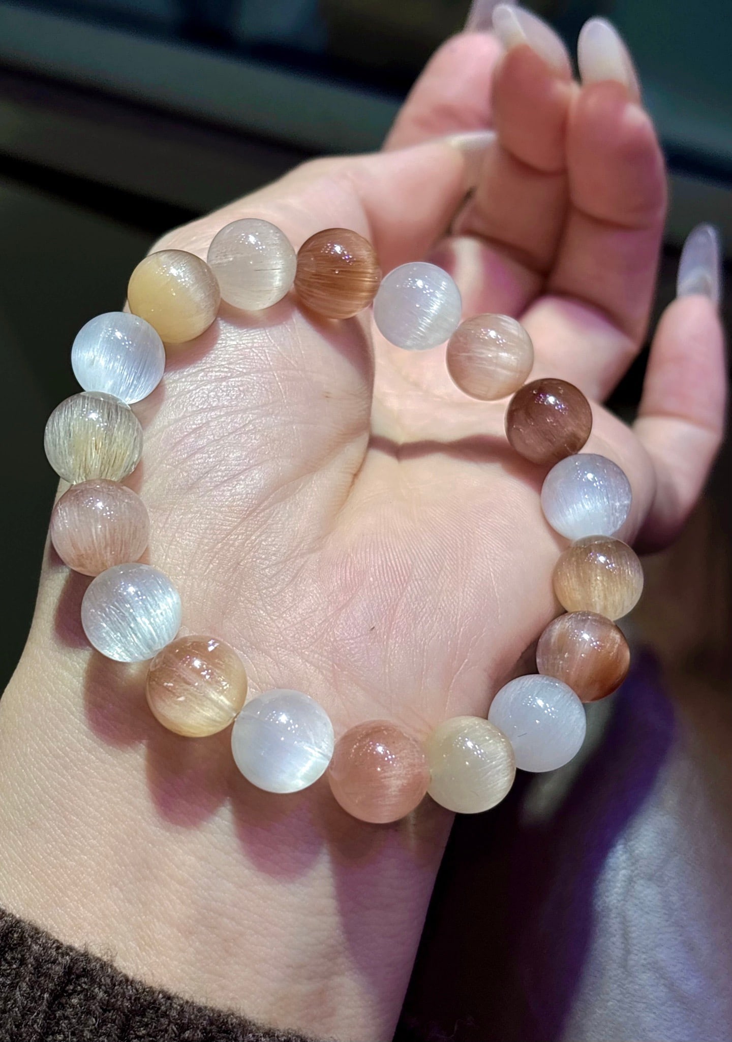 An Exquisite Crystal Bracelet - 4