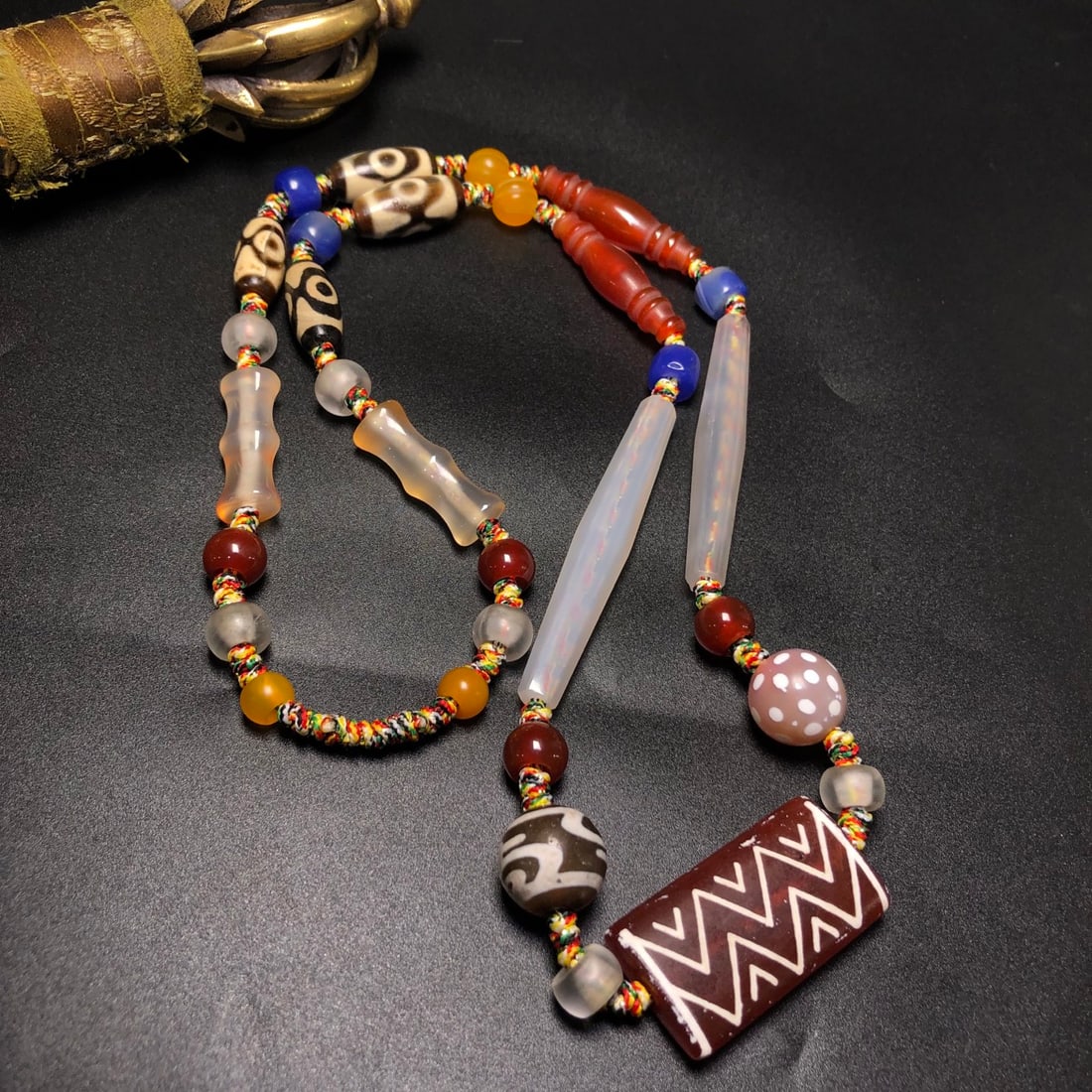 A Precious Dzi Bead Necklace (1 of 9)
