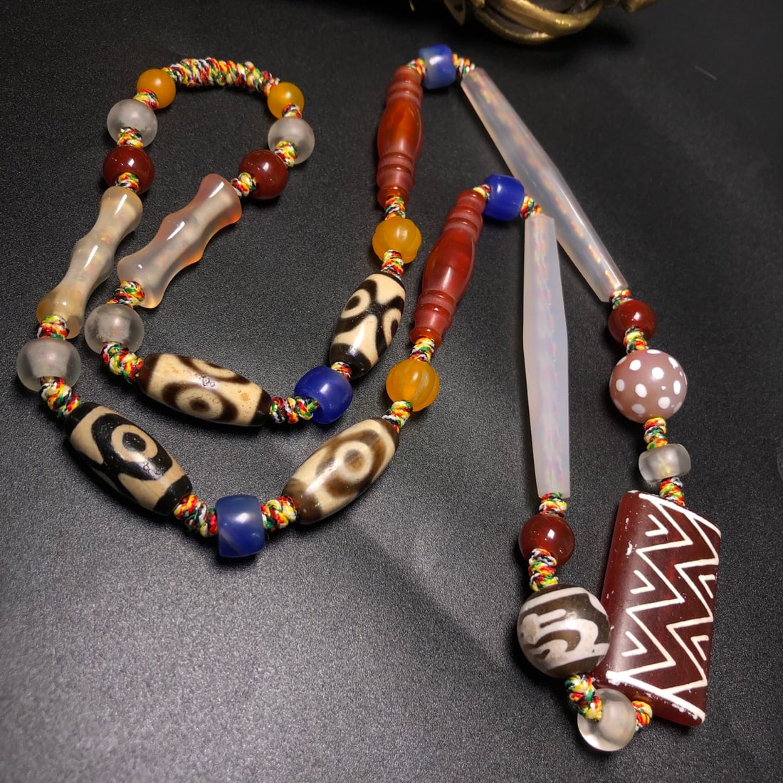 A Precious Dzi Bead Necklace - 3