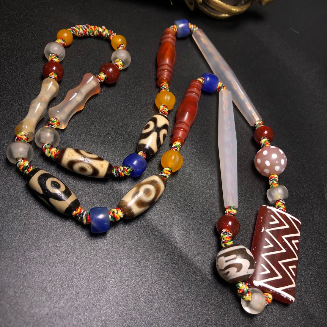 A Precious Dzi Bead Necklace - 4