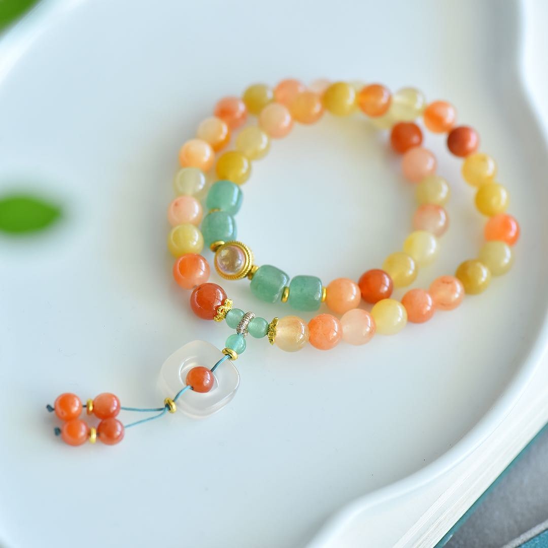 An Exquisite Greenish Jade Bracelet: An Exquisite Greenish Jade Bracelet,Size:0.3in 青玉手串