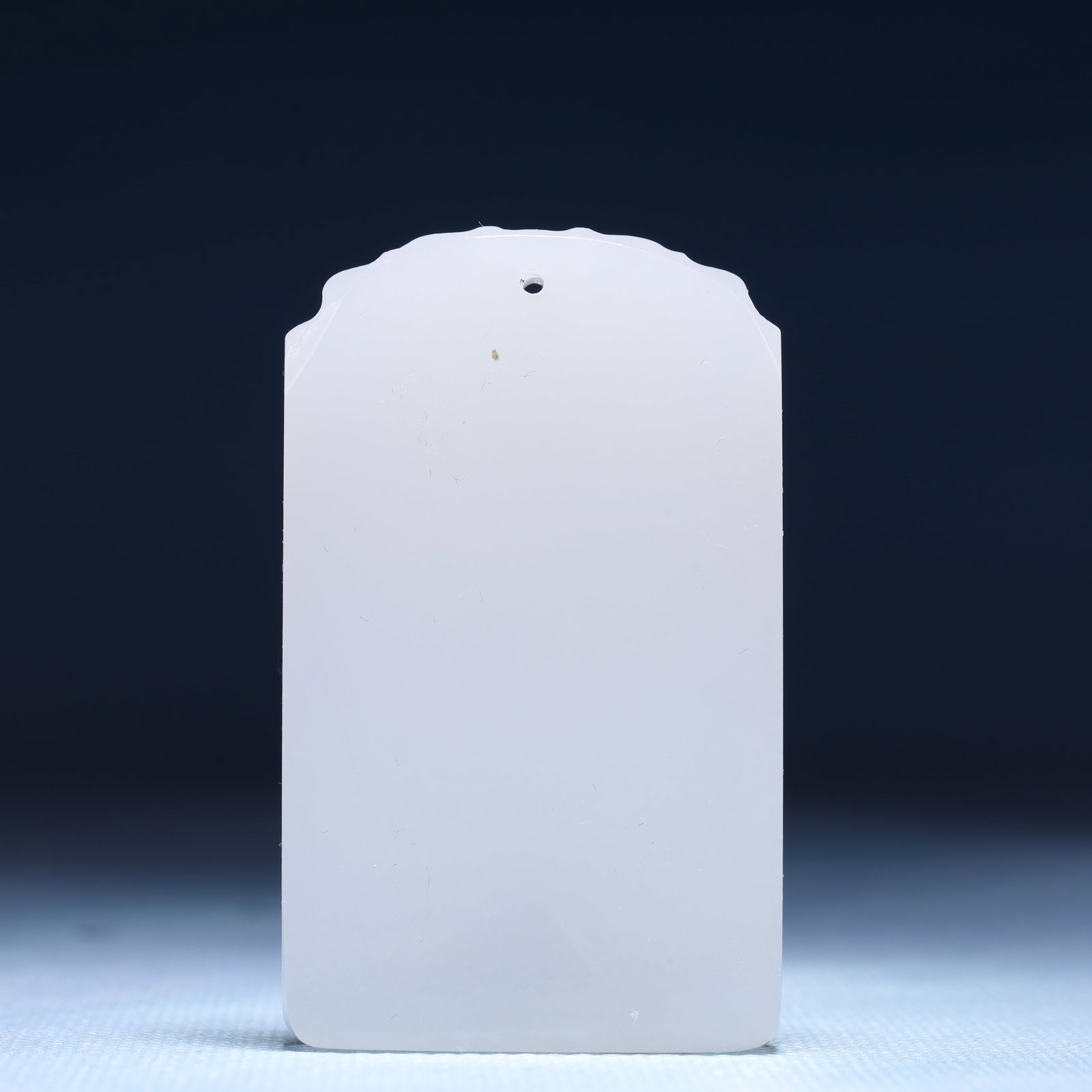 An Exquisite White Jade Landscape Pattern Pendant - 4