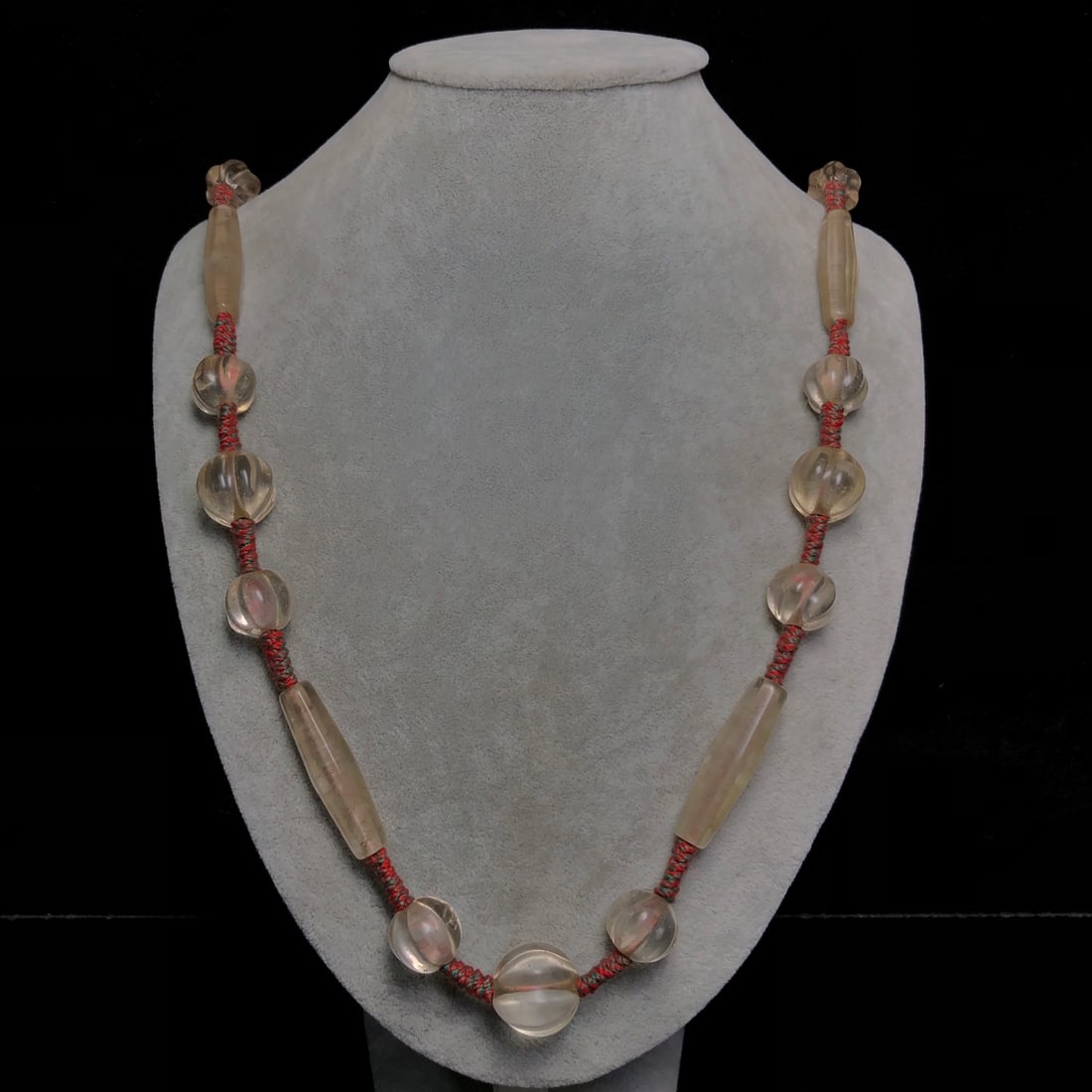 A Precious Crystal Necklace - 8