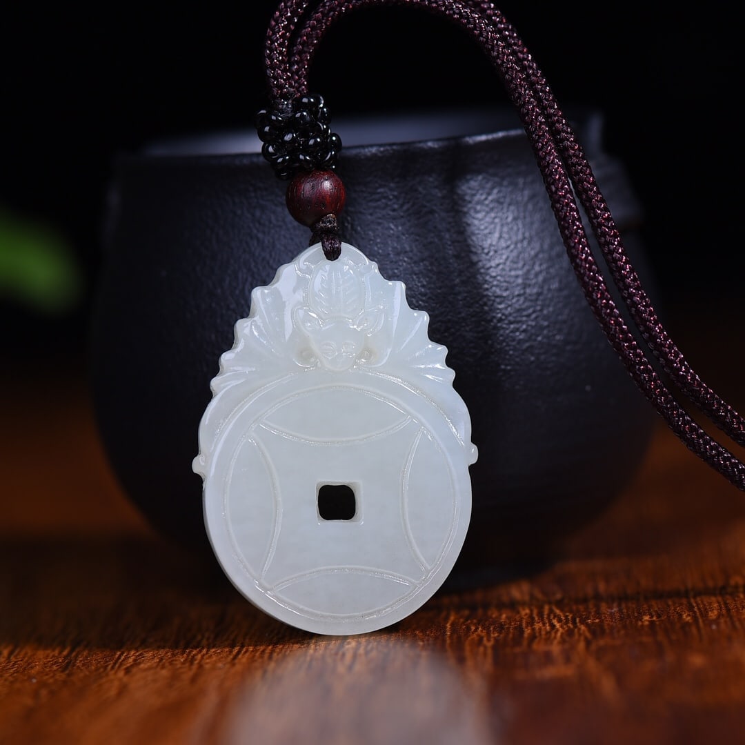 An Exquisite White Jade Bats Pattern Pendant - 2