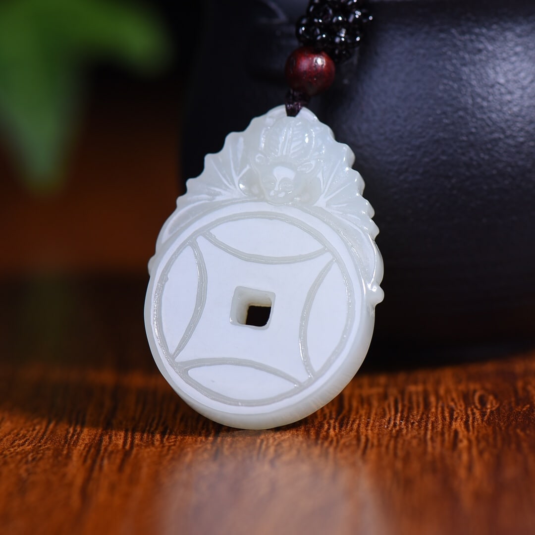 An Exquisite White Jade Bats Pattern Pendant - 3