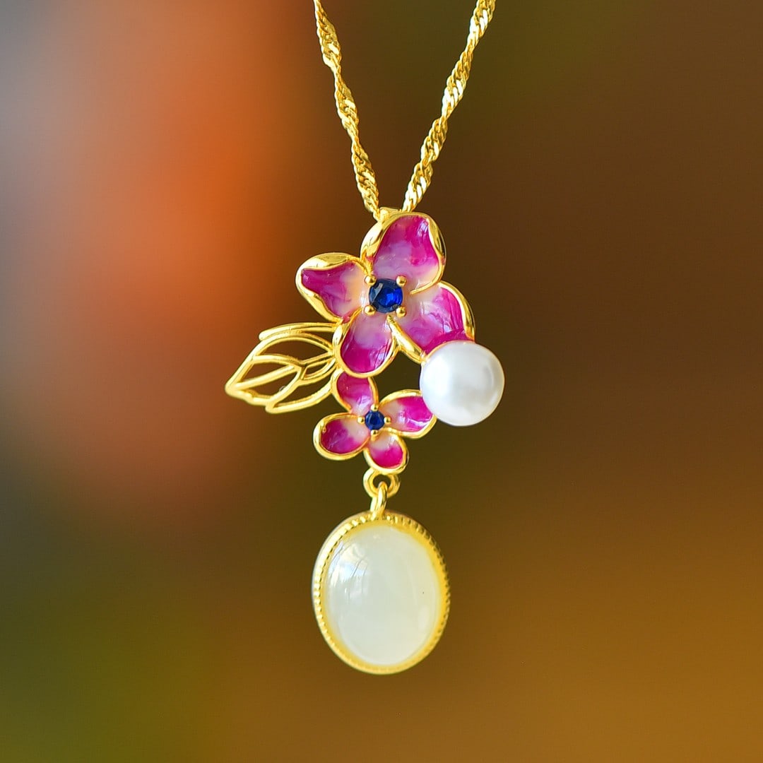 A Set of Fine Sterling Silver-Gold Plated Inlaid White Jade Jewelrys,Inlaid Pearl: A Set of Fine Sterling Silver-Gold Plated Inlaid White Jade Jewelrys,Inlaid Pearl 一套纯银镀金镶白玉首饰,嵌珍珠