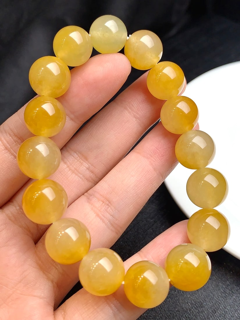 An Exquisite Jadeite Bracelets: An Exquisite Jadeite Bracelets,Size(Loose Stone):0.5in 翡翠手串