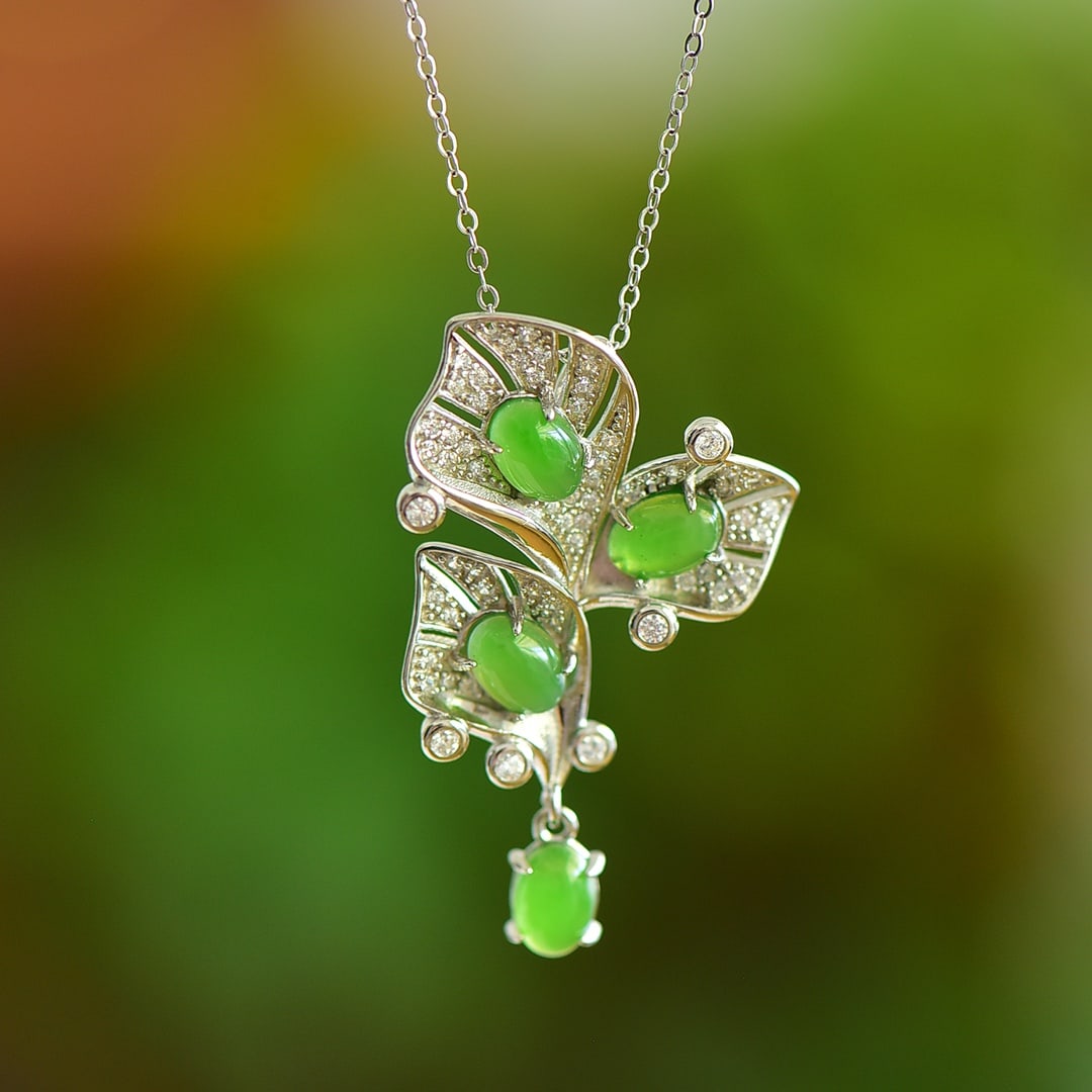 An Exquisite Sterling Silver Inlaid Jasper Pendant,Inlaid Diamond: An Exquisite Sterling Silver Inlaid Jasper Pendant,Inlaid Diamond 纯银镶碧玉项链,嵌钻石