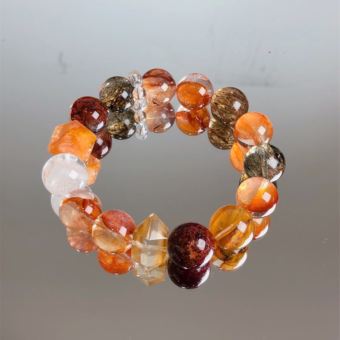 An Exquisite Crystal Bracelet - 2