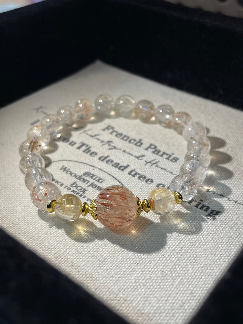 An Exquisite Crystal Bracelet - 2