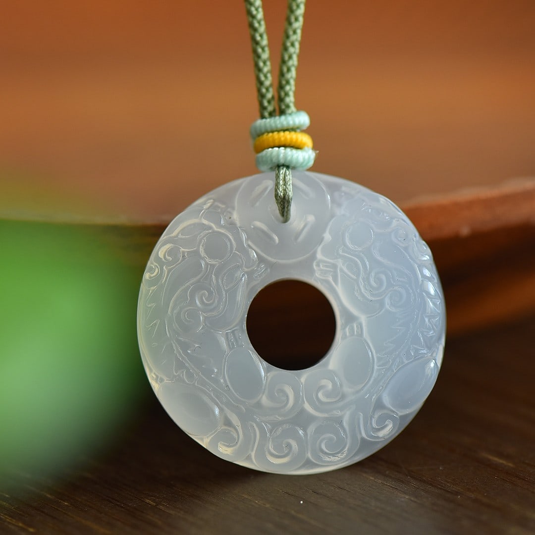 An Exquisite Jadeite Wealth-Attracting Creature Pattern Pendant: An Exquisite Jadeite Wealth-Attracting Creature Pattern Pendant,Size:1.3inx1.3in 翡翠貔貅纹挂件