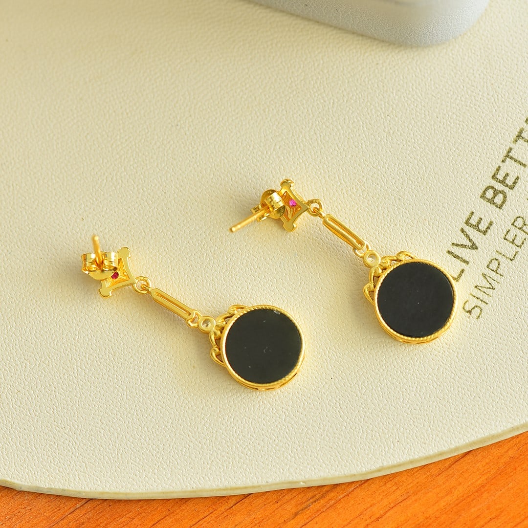A Pair of Exquisite Sterling Silver-Gold Plated Inlaid Black Jade Earrings: A Pair of Exquisite Sterling Silver-Gold Plated Inlaid Black Jade Earrings , Size :0.4inx0.4in