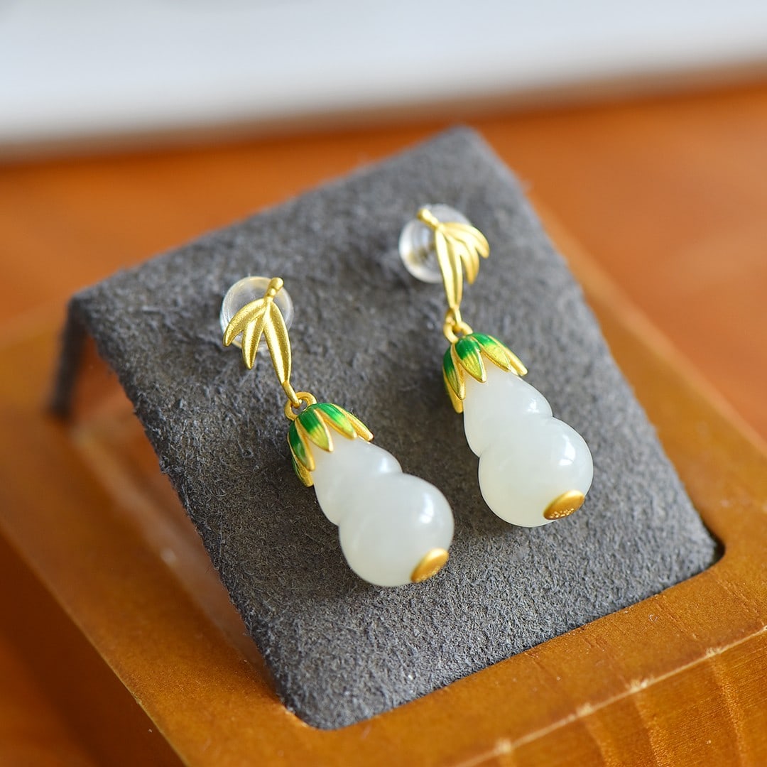 A Pair of Exquisite Sterling Silver-Gold Plated Inlaid White Jade Enamel Earrings: A Pair of Exquisite Sterling Silver-Gold Plated Inlaid White Jade Enamel Earrings,Size:0.4inx0.6in