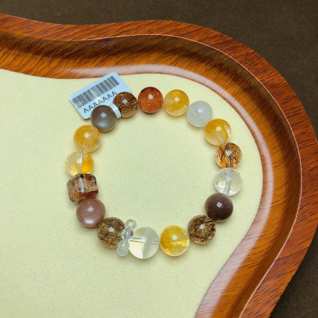 An Exquisite Crystal Bracelet: An Exquisite Crystal Bracelet,Size:0.5in,0.4inx0.4in,Weight:35.6g 水晶手串