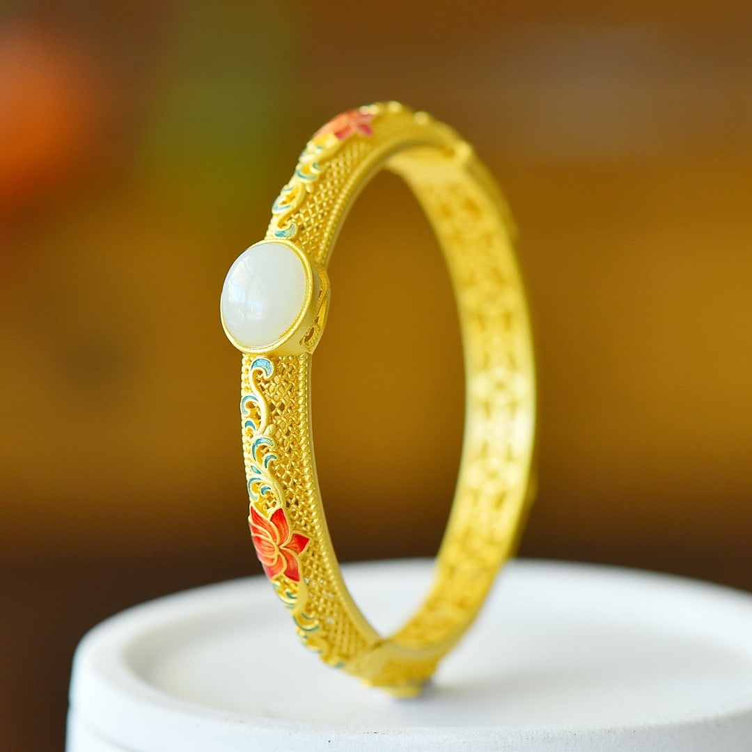 An Exquisite Sterling Silver-Gold Plated Inlaid White Jade Bracelet: An Exquisite Sterling Silver-Gold Plated Inlaid White Jade Bracelet,Size:0.4inx0.5in 纯银镀金镶白玉手镯